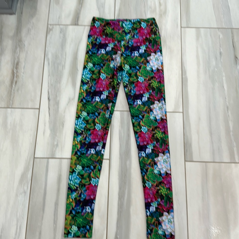 Goldsheep cactus yoga pants!